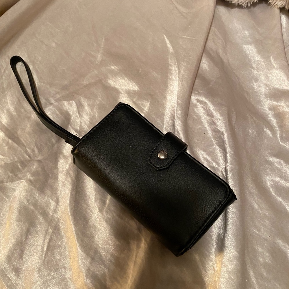 black wild fable wristlet with phone pocket